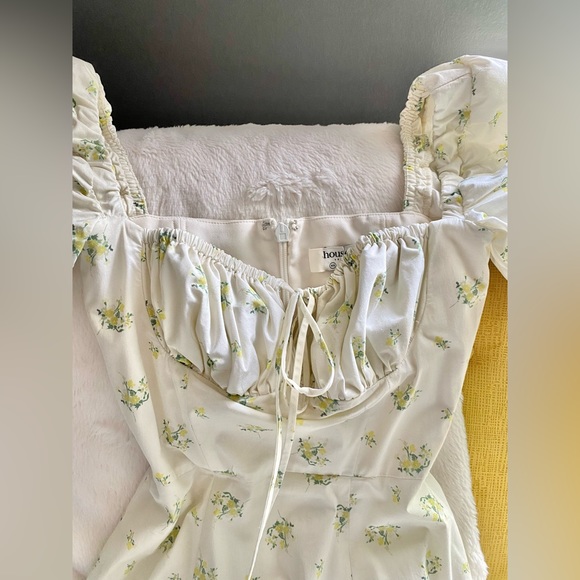 House of CB- TALLULAH 
IVORY FLORAL PUFF SLEEVE MIDI DRESS XS - Picture 5 of 12